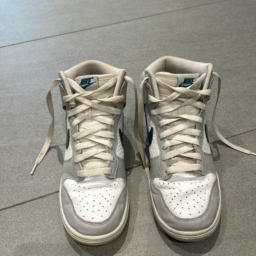 Nike Dunk High - Picture 5 of 9